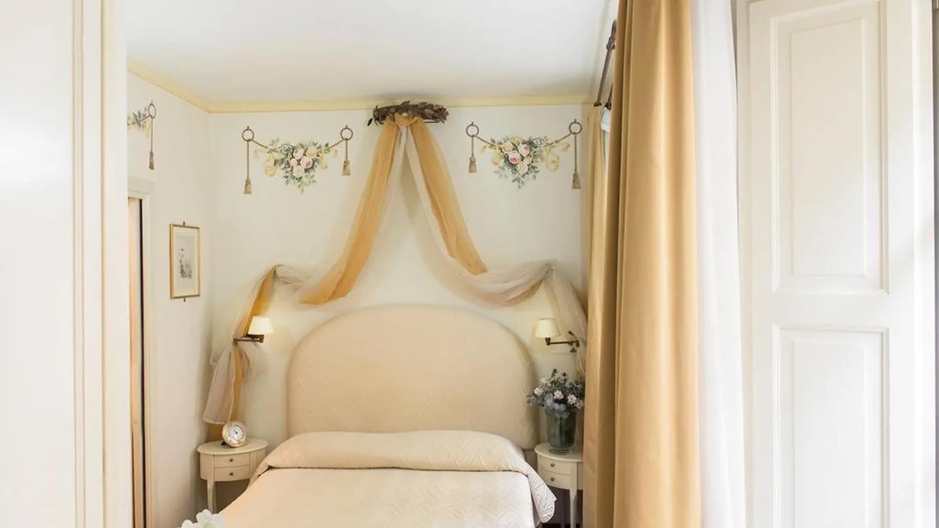 Relais Dei Fiori Dimora D'Epoca Bed & Breakfast Pisa 3*,  Italy